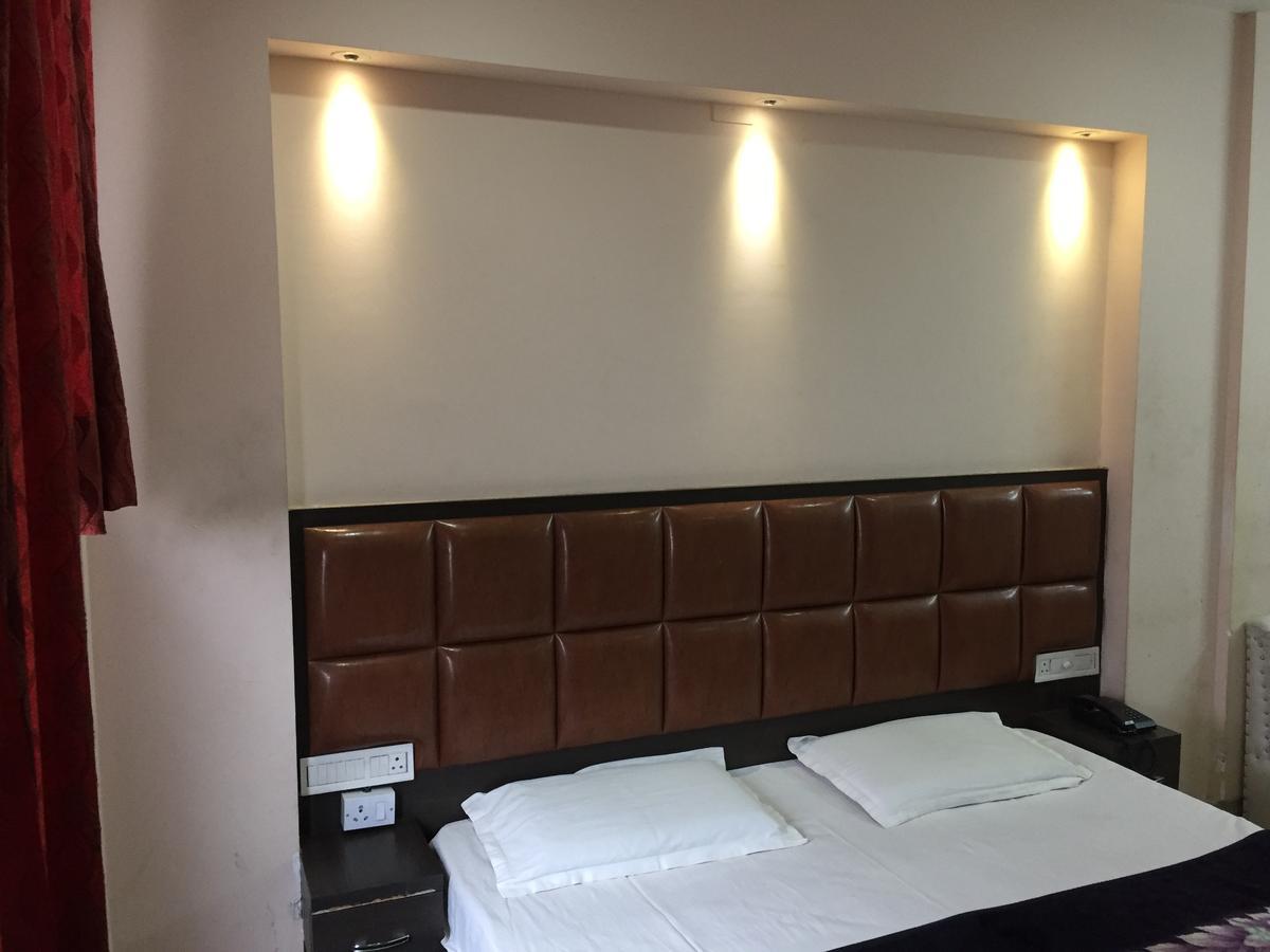 New Karan Hotel Jammu Exterior foto