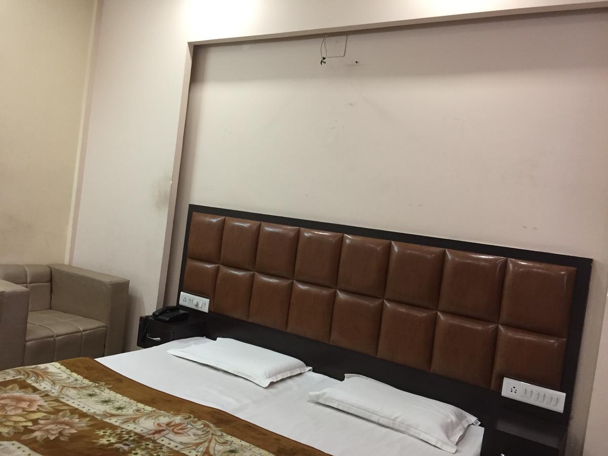 New Karan Hotel Jammu Exterior foto