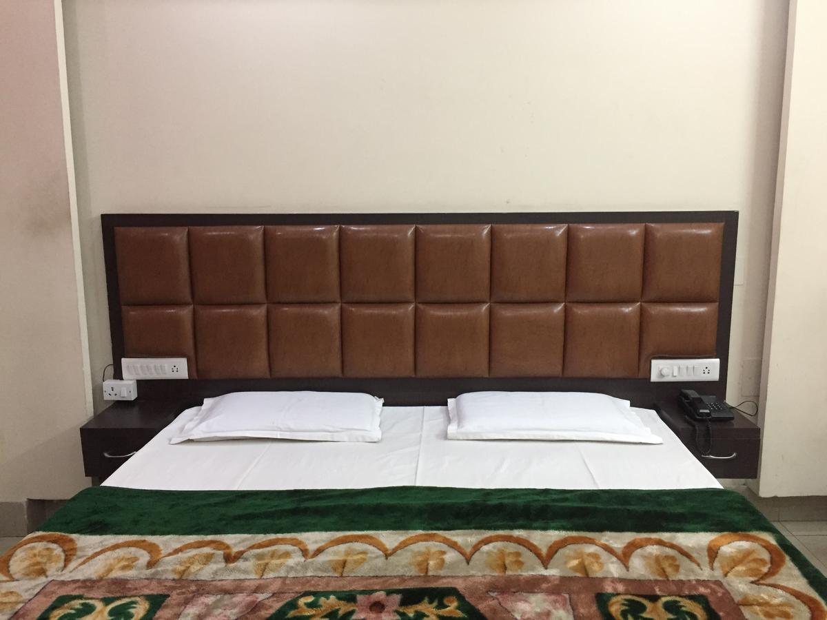 New Karan Hotel Jammu Exterior foto