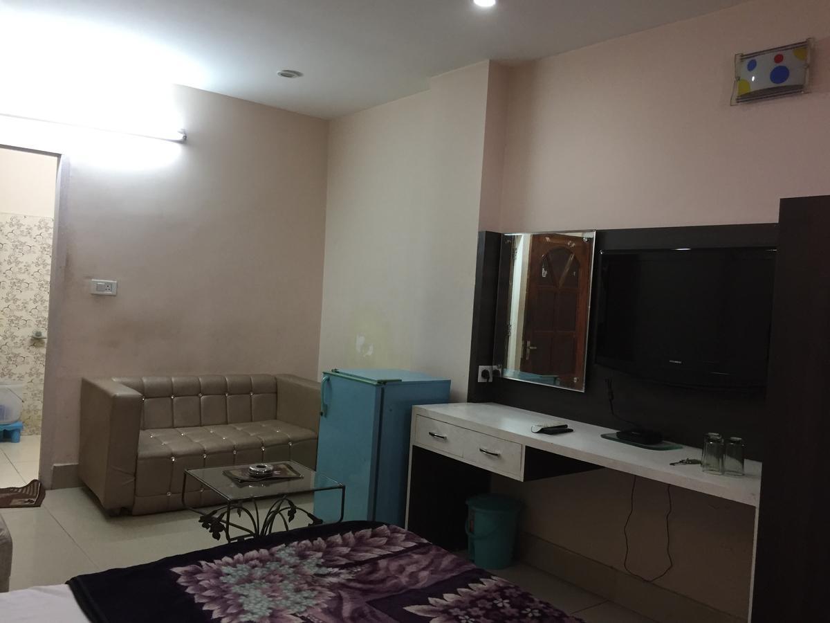 New Karan Hotel Jammu Exterior foto