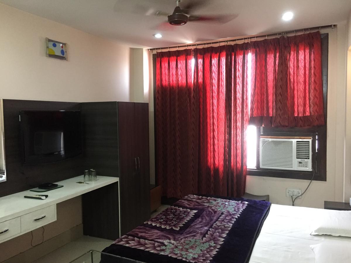 New Karan Hotel Jammu Exterior foto